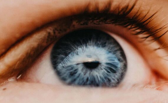 picture of eye, representing how EMDR works